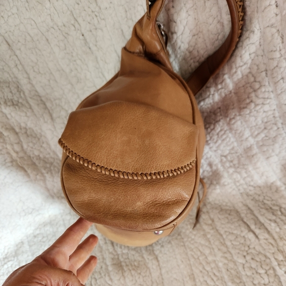 Vintage Banana Republic Hobo Bag with Soft Leather and Curved Handle - Picture 3 of 12